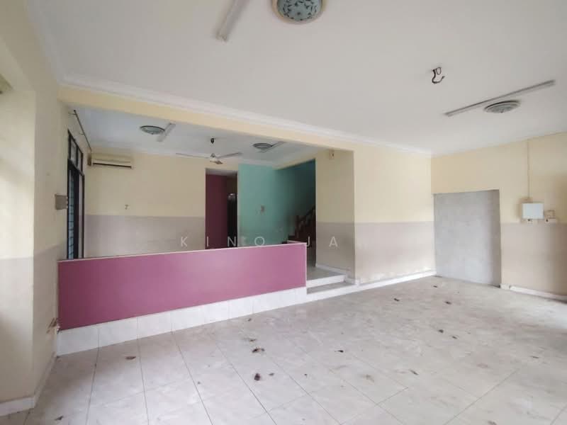 Semi-Detached House for Sale in Taman Perling (Perling) - Kino Jaw - Living Room - PropertyGuru.com.my