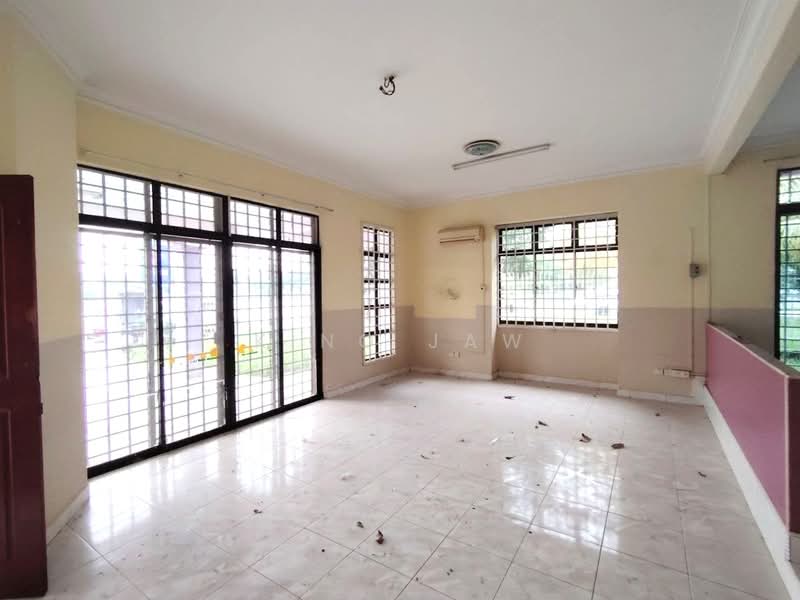 Semi-Detached House for Sale in Taman Perling (Perling) - Kino Jaw - Living Room - PropertyGuru.com.my