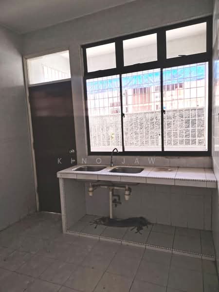 Semi-Detached House for Sale in Taman Perling (Perling) - Kino Jaw - Kitchen - PropertyGuru.com.my