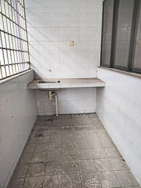 Semi-Detached House for Sale in Taman Perling (Perling) - Kino Jaw - Kitchen - PropertyGuru.com.my