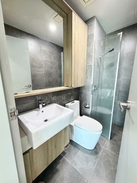 Servis Apartment untuk Disewa di Suasana @ Utropolis - Michelle Chong - Bathroom - PropertyGuru.com.my