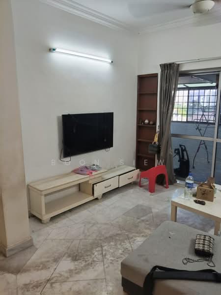 Pangsapuri untuk Dijual di Mutiara View - Boon Siew - Living Room - PropertyGuru.com.my