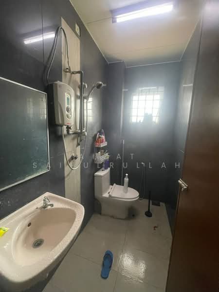 Rumah Teres 2 Tingkat untuk Dijual di Putra Heights (Subang Jaya) - Aizat Saifulrullah - Bathroom - PropertyGuru.com.my