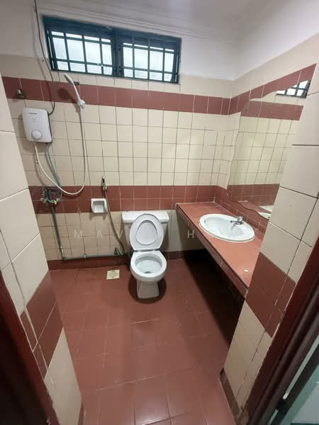 2-storey Terraced House for Rent in Taman Mount Austin (Tebrau) - Mavis Hew - Bathroom - PropertyGuru.com.my
