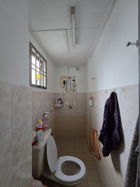 Service Residence for Sale at Bayu Puteri 3 - Yvonne Lim - Bathroom - PropertyGuru.com.my