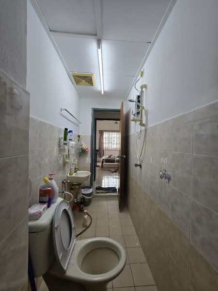 Service Residence for Sale at Bayu Puteri 3 - Yvonne Lim - Bathroom - PropertyGuru.com.my