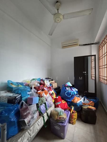 Service Residence for Sale at Bayu Puteri 3 - Yvonne Lim - Bedroom - PropertyGuru.com.my