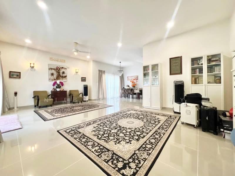 Semi-Detached House for Sale in Bukit Rahman Putra (Sungai Buloh) - Niesya Shuekry - Living Room - PropertyGuru.com.my