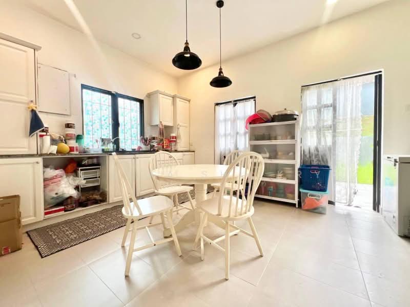 Semi-Detached House for Sale in Bukit Rahman Putra (Sungai Buloh) - Niesya Shuekry - Kitchen - PropertyGuru.com.my