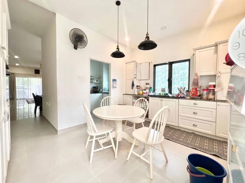 Semi-Detached House for Sale in Bukit Rahman Putra (Sungai Buloh) - Niesya Shuekry - Kitchen - PropertyGuru.com.my