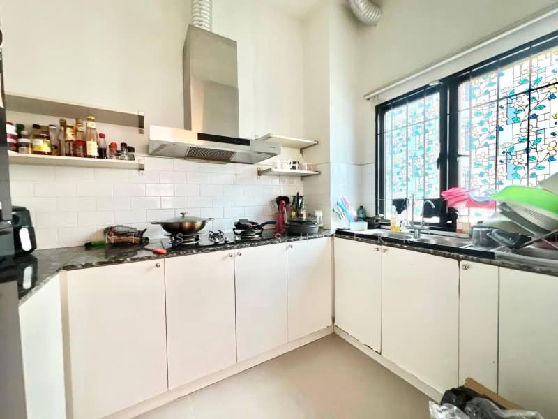 Semi-Detached House for Sale in Bukit Rahman Putra (Sungai Buloh) - Niesya Shuekry - Kitchen - PropertyGuru.com.my