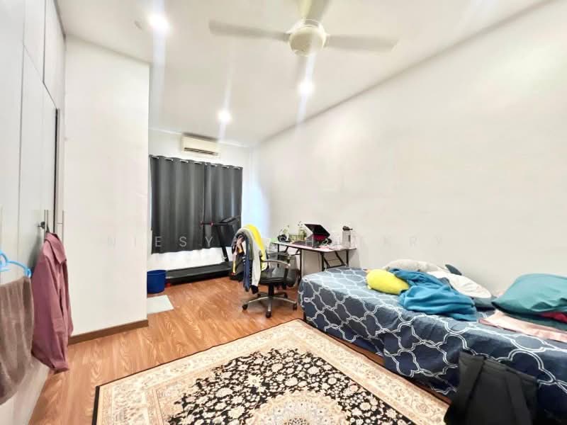 Semi-Detached House for Sale in Bukit Rahman Putra (Sungai Buloh) - Niesya Shuekry - Bedroom - PropertyGuru.com.my