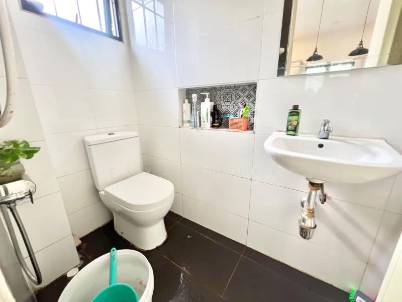 Semi-Detached House for Sale in Bukit Rahman Putra (Sungai Buloh) - Niesya Shuekry - Bathroom - PropertyGuru.com.my