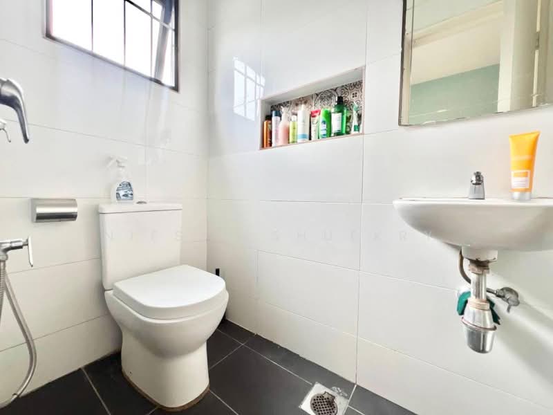 Semi-Detached House for Sale in Bukit Rahman Putra (Sungai Buloh) - Niesya Shuekry - Bathroom - PropertyGuru.com.my