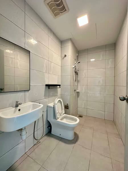Service Residence for Rent at Amber Cove - Geoffery Wee - Bathroom - PropertyGuru.com.my