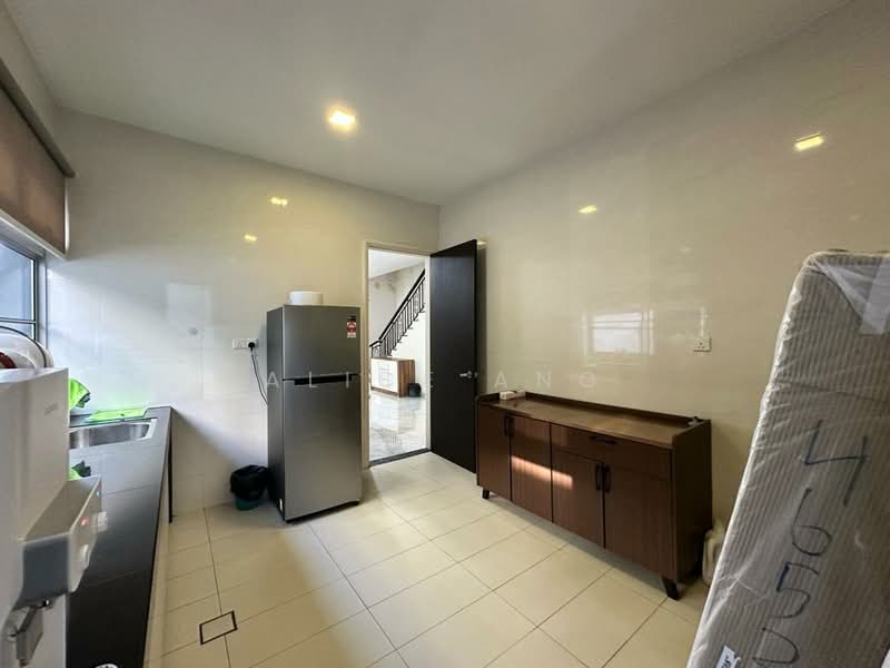 Cluster House for Rent in Taman Ekoflora (Johor Bahru) - Alice Ang - Kitchen - PropertyGuru.com.my