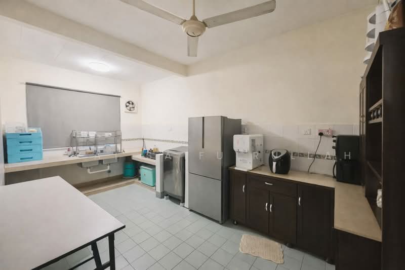 2-storey Terraced House for Sale in Putra Heights (Subang Jaya) - Aizat Saifulrullah - Kitchen - PropertyGuru.com.my