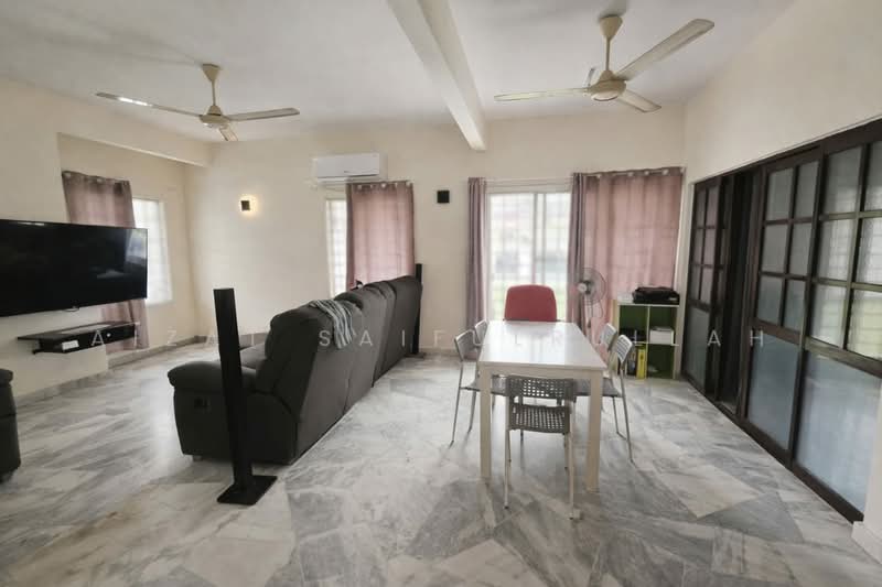 2-storey Terraced House for Sale in Putra Heights (Subang Jaya) - Aizat Saifulrullah - Living Room - PropertyGuru.com.my