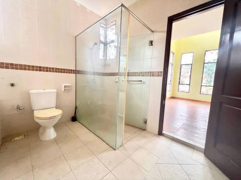 Semi-Detached House for Sale in Taman Melawati (Ulu Kelang) - Niesya Shuekry - Bathroom - PropertyGuru.com.my