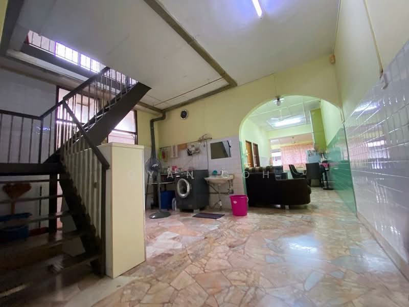 Rumah Teres 1 Tingkat untuk Dijual di Taman Jelutong (Jelutong) - Qyan Goh - Living Room - PropertyGuru.com.my