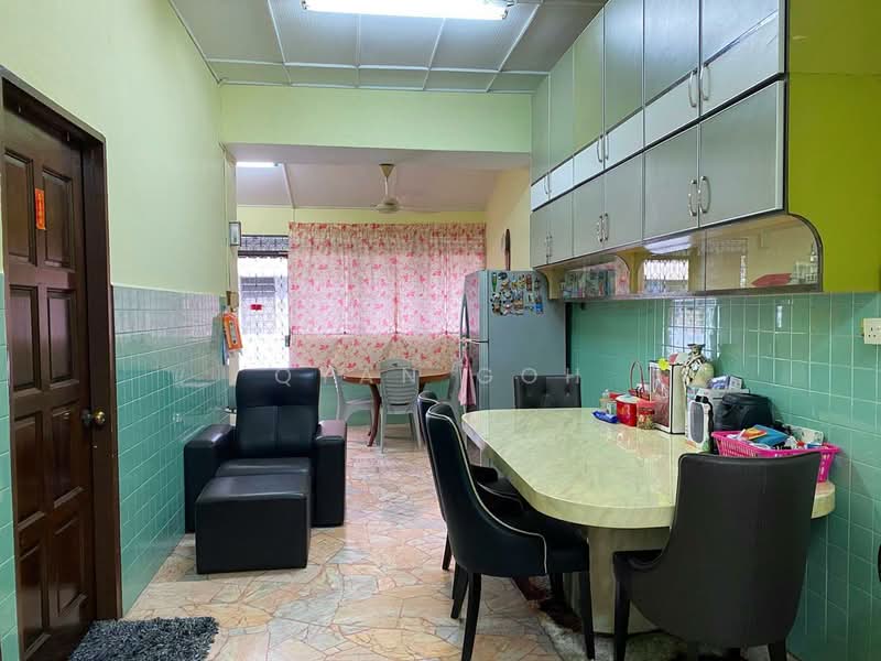 Rumah Teres 1 Tingkat untuk Dijual di Taman Jelutong (Jelutong) - Qyan Goh - Dining Room - PropertyGuru.com.my