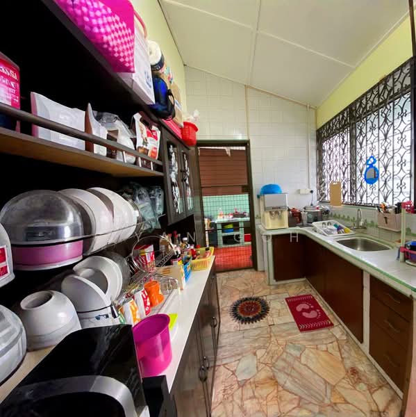 Rumah Teres 1 Tingkat untuk Dijual di Taman Jelutong (Jelutong) - Qyan Goh - Kitchen - PropertyGuru.com.my