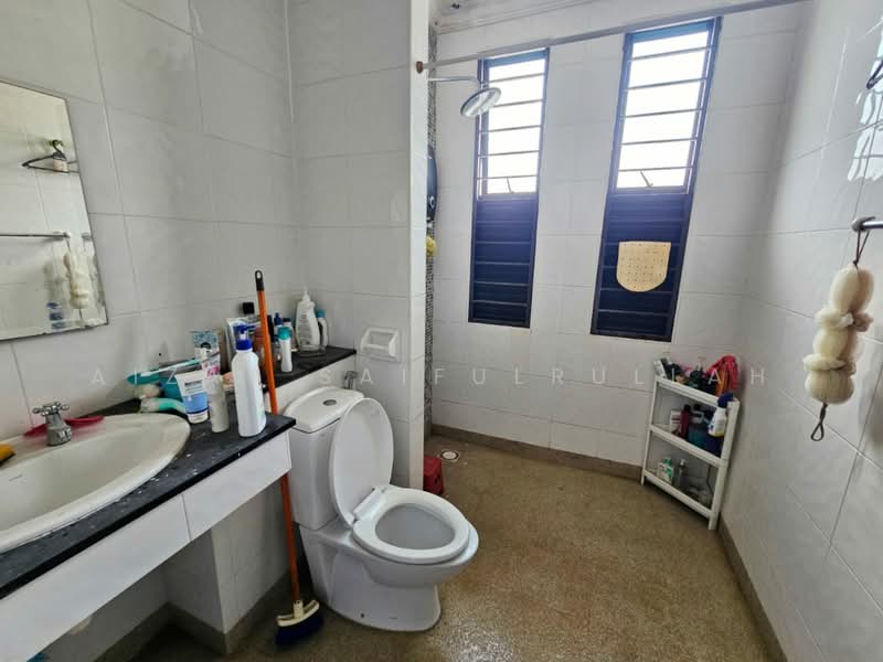 2-storey Terraced House for Sale in Putra Heights (Subang Jaya) - Aizat Saifulrullah - Bathroom - PropertyGuru.com.my