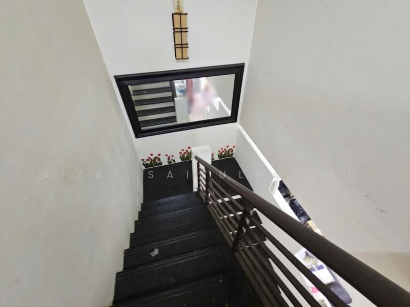 2-storey Terraced House for Sale in Putra Heights (Subang Jaya) - Aizat Saifulrullah - Corridor - PropertyGuru.com.my