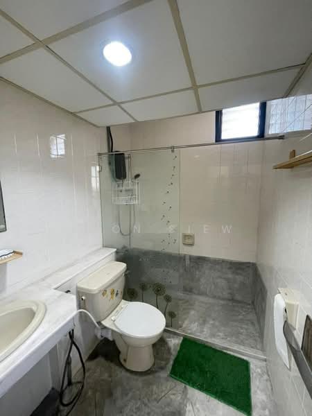 Pangsapuri untuk Dijual di Bukit Dumbar Permai - Boon Siew - Bathroom - PropertyGuru.com.my