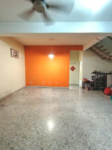 2-storey Terraced House for Sale in Bandar Kinrara Seksyen 1 (Bandar Kinrara) - Tan Bee Choo - Living Room - PropertyGuru.com.my