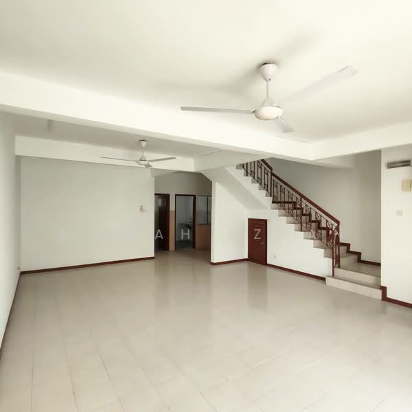 Rumah Teres 2 Tingkat untuk Dijual di Kajang Perdana (Kajang) - Atikah Azman - Living Room - PropertyGuru.com.my