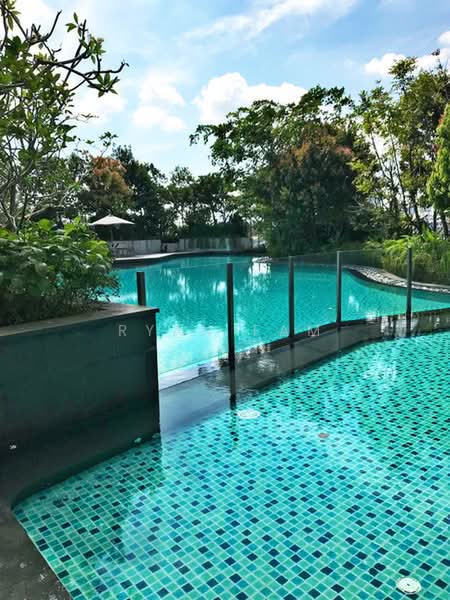 Servis Apartment untuk Disewa di Pearl Suria - Ryan Fam - Pool - PropertyGuru.com.my