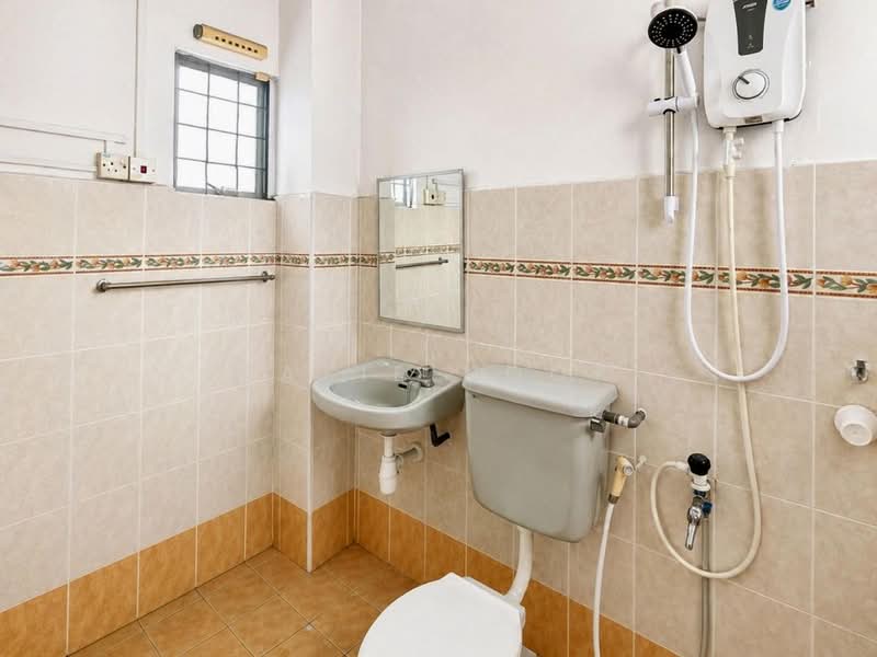 2-storey Terraced House for Sale in Usj 11 (Subang Jaya) - Fazie Noor - Bathroom - PropertyGuru.com.my