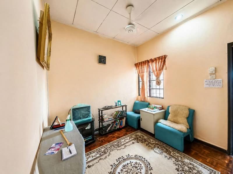 2-storey Terraced House for Sale in Usj 11 (Subang Jaya) - Fazie Noor - Living Room - PropertyGuru.com.my