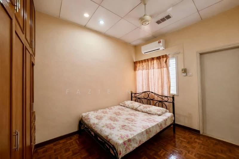 2-storey Terraced House for Sale in Usj 11 (Subang Jaya) - Fazie Noor - Bedroom - PropertyGuru.com.my