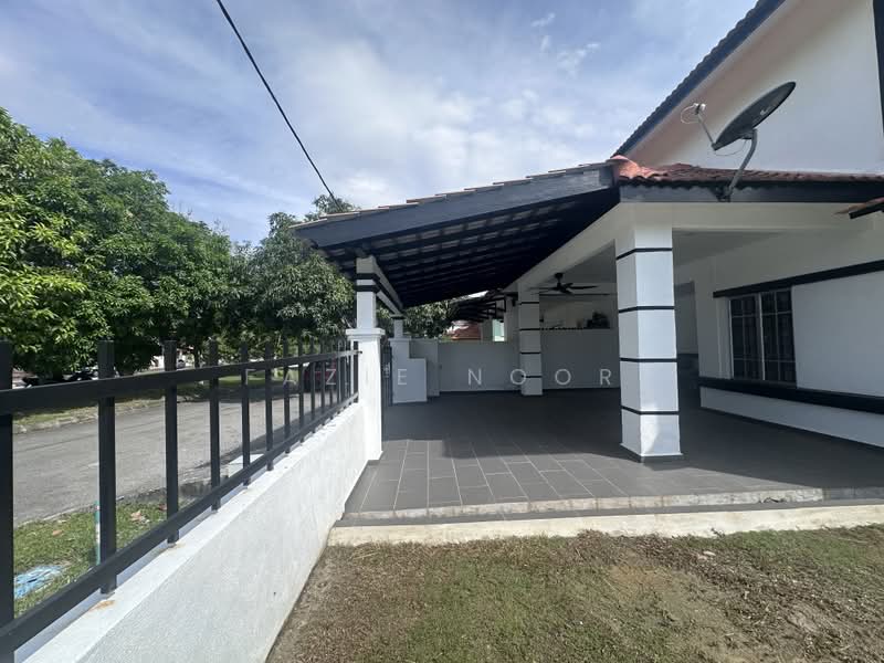 Semi-Detached House for Sale in Bandar Bukit Mahkota (Bangi) - Fazie Noor - Exterior - PropertyGuru.com.my