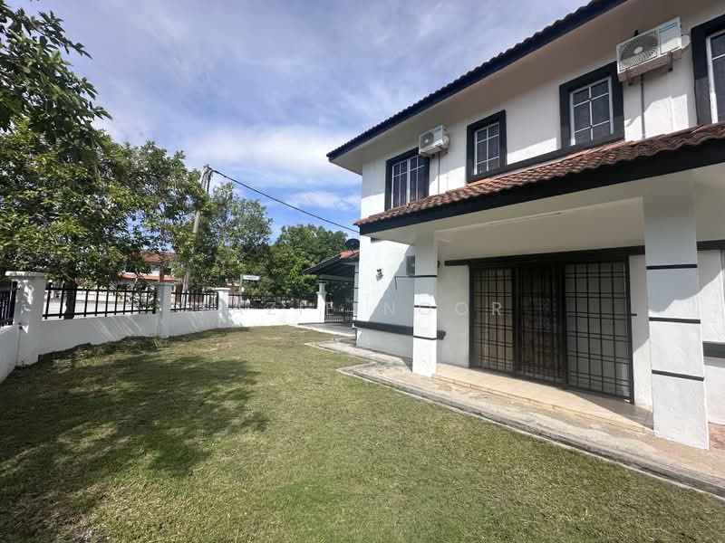 Semi-Detached House for Sale in Bandar Bukit Mahkota (Bangi) - Fazie Noor - Exterior - PropertyGuru.com.my