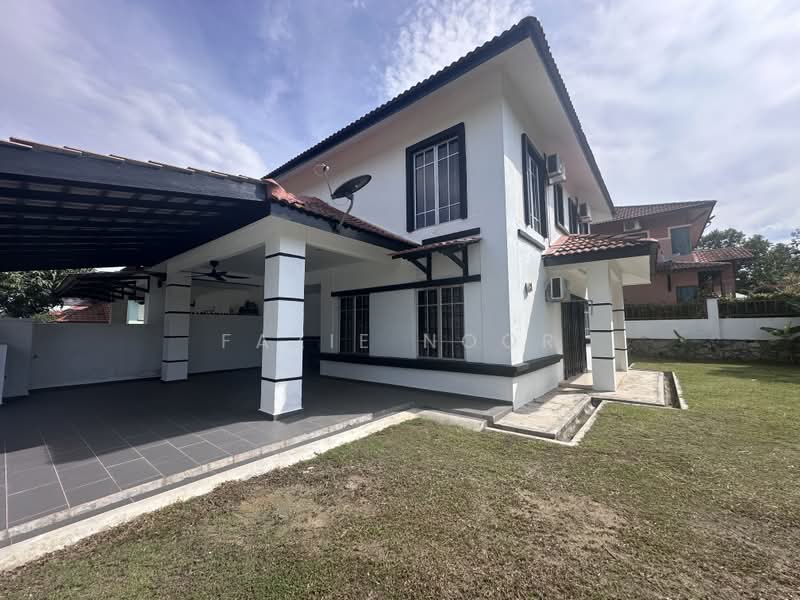 Semi-Detached House for Sale in Bandar Bukit Mahkota (Bangi) - Fazie Noor - Exterior - PropertyGuru.com.my