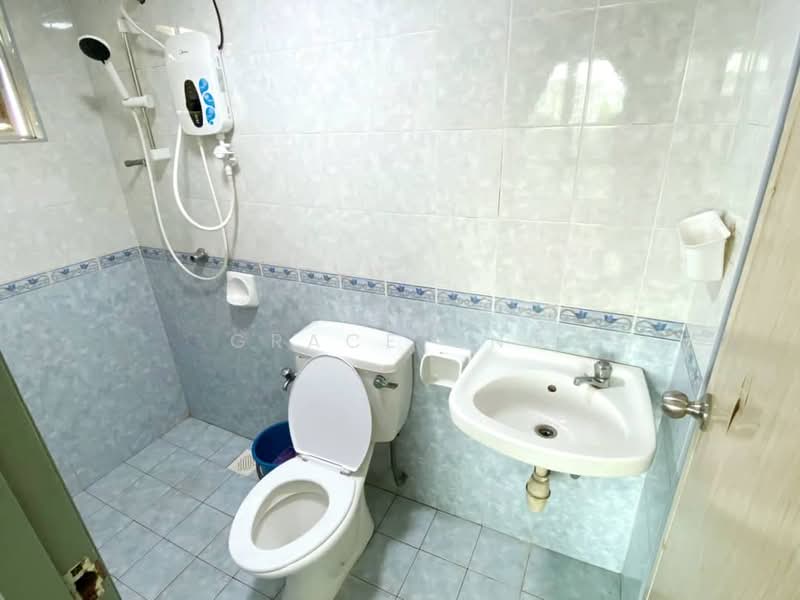 Apartment for Rent at Bistari Impian Apartment - Grace Ong - Bathroom - PropertyGuru.com.my