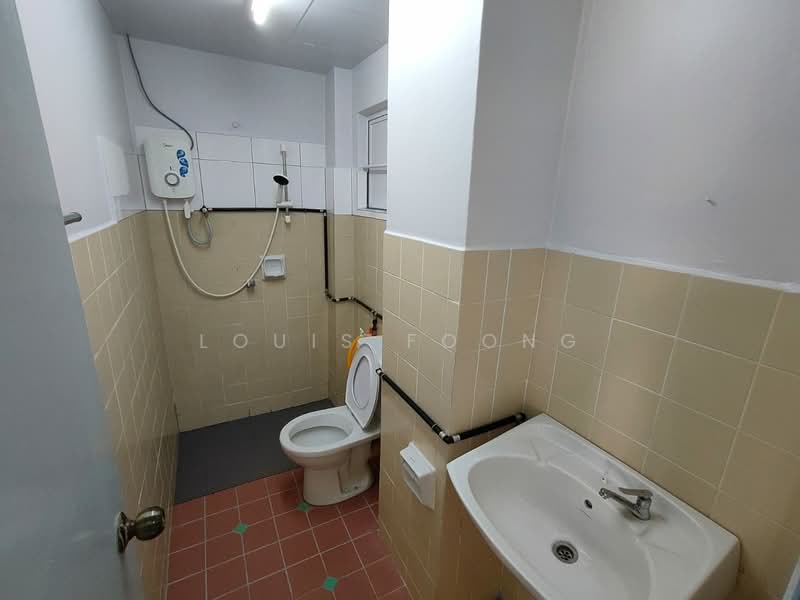 Apartment for Rent at Aman Puri Apartment - Louis Foong - Bathroom - PropertyGuru.com.my
