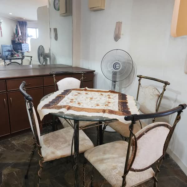 Kondominium untuk Dijual di Marina Bay Condominium - Pei Hoon - Dining Room - PropertyGuru.com.my