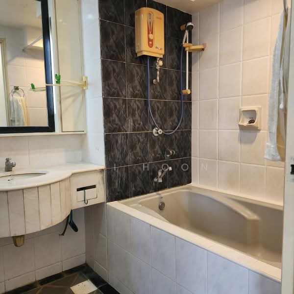 Kondominium untuk Dijual di Marina Bay Condominium - Pei Hoon - Bathroom - PropertyGuru.com.my