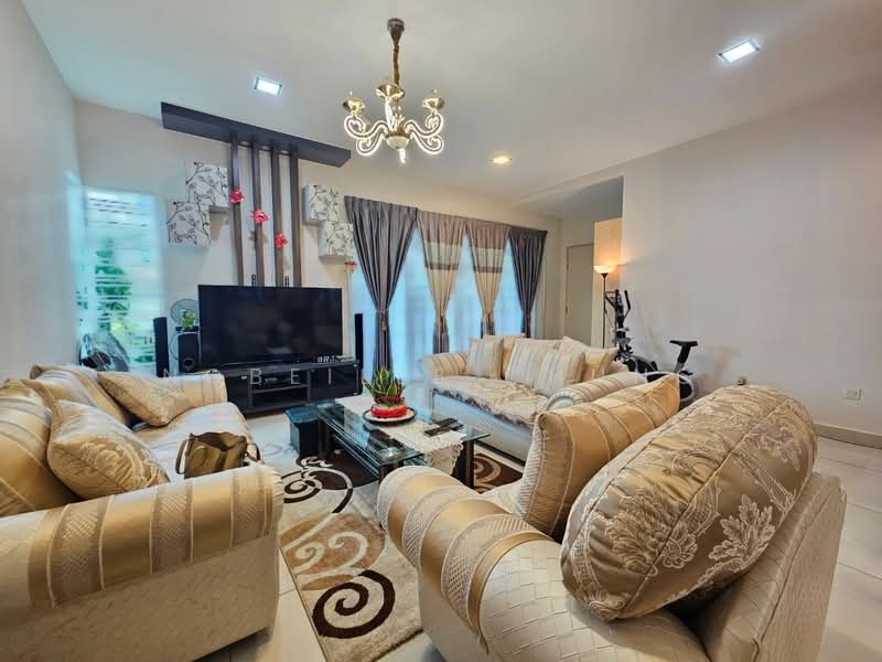 Semi-Detached House for Sale in Taman Villa Perdana (Kajang) - Nobeille Chung - Living Room - PropertyGuru.com.my