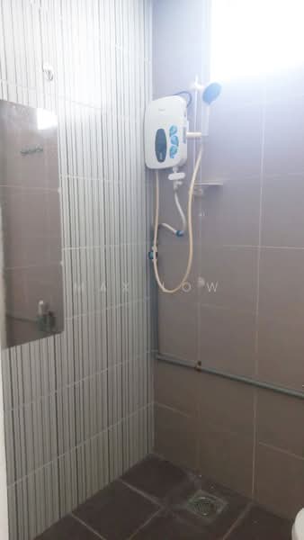 Pangsapuri untuk Disewa di Pangsapuri Lagoon Perdana - Max Low - Bathroom - PropertyGuru.com.my