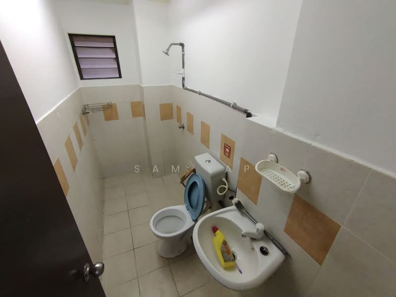 Pangsapuri untuk Disewa di Puncak Baiduri Apartment - Sam Yap - Bathroom - PropertyGuru.com.my