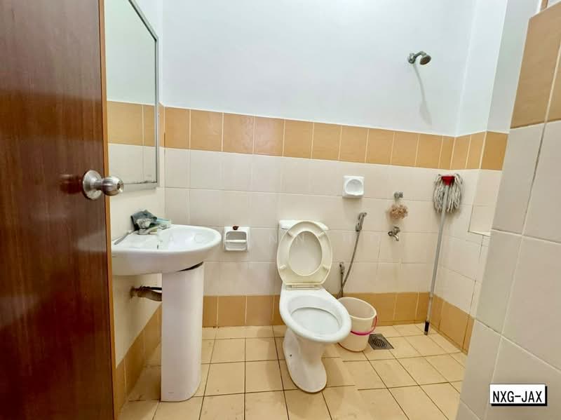 1-storey Terraced House for Sale in Bandar Bukit Raja (Klang) - Zackinn Hoi - Bathroom - PropertyGuru.com.my