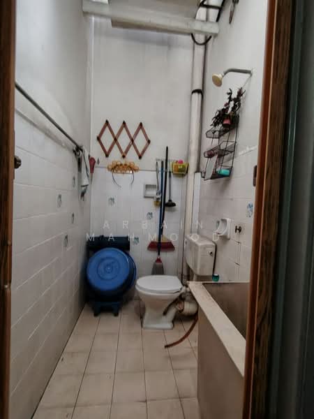 Terraced House for Sale in Desa Setapak (Wangsa Maju) - Arbain Mahmood - Bathroom - PropertyGuru.com.my