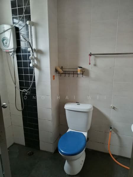 Kondominium untuk Disewa di Pelangi Heights 2 - Ong Hai Wei - Bathroom - PropertyGuru.com.my