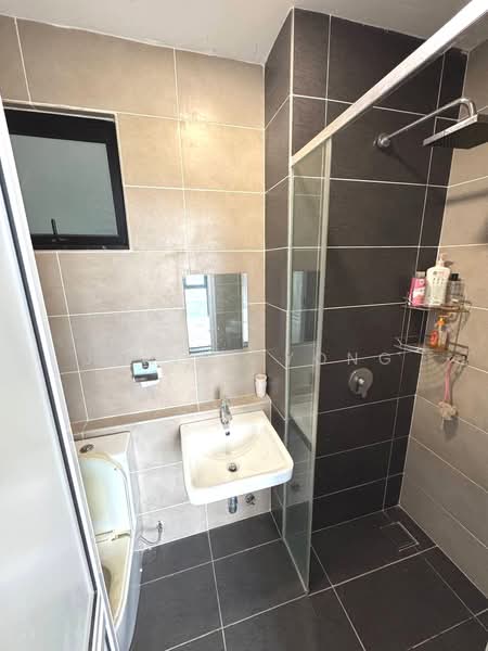 Servis Apartment untuk Disewa di D'Pristine - Janice Yong - Bathroom - PropertyGuru.com.my