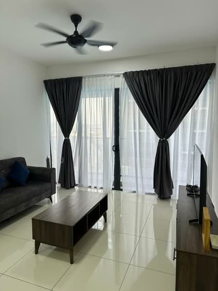 Servis Apartment untuk Disewa di Setia City Residences - Jess Tee - Living Room - PropertyGuru.com.my
